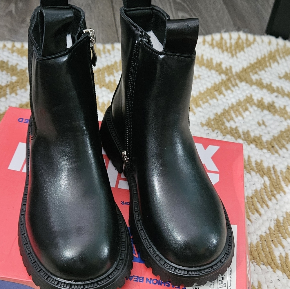 Kids Chelsea boots